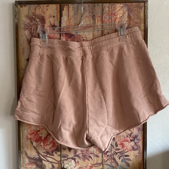 MATE THE LABEL FREE PEOPLE STRETC BLUSH ORGANIC COTTON TERRY LOUNGE SWEAT SHORTS - Picture 6 of 16